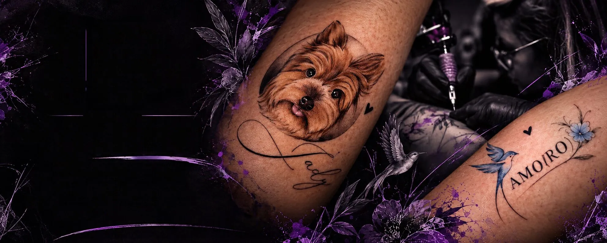 Tatuagens feitas no estúdio: retrato realista de um yorkshire e uma andorinha com a palavra "amo(ro)", com uma tatuadora trabalhando ao fundo